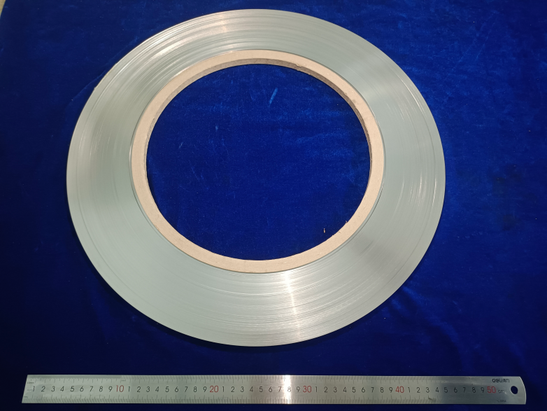 千米级基带。中国科学院金属研究所供图 千米级基带。中国科学院金属研究所供图